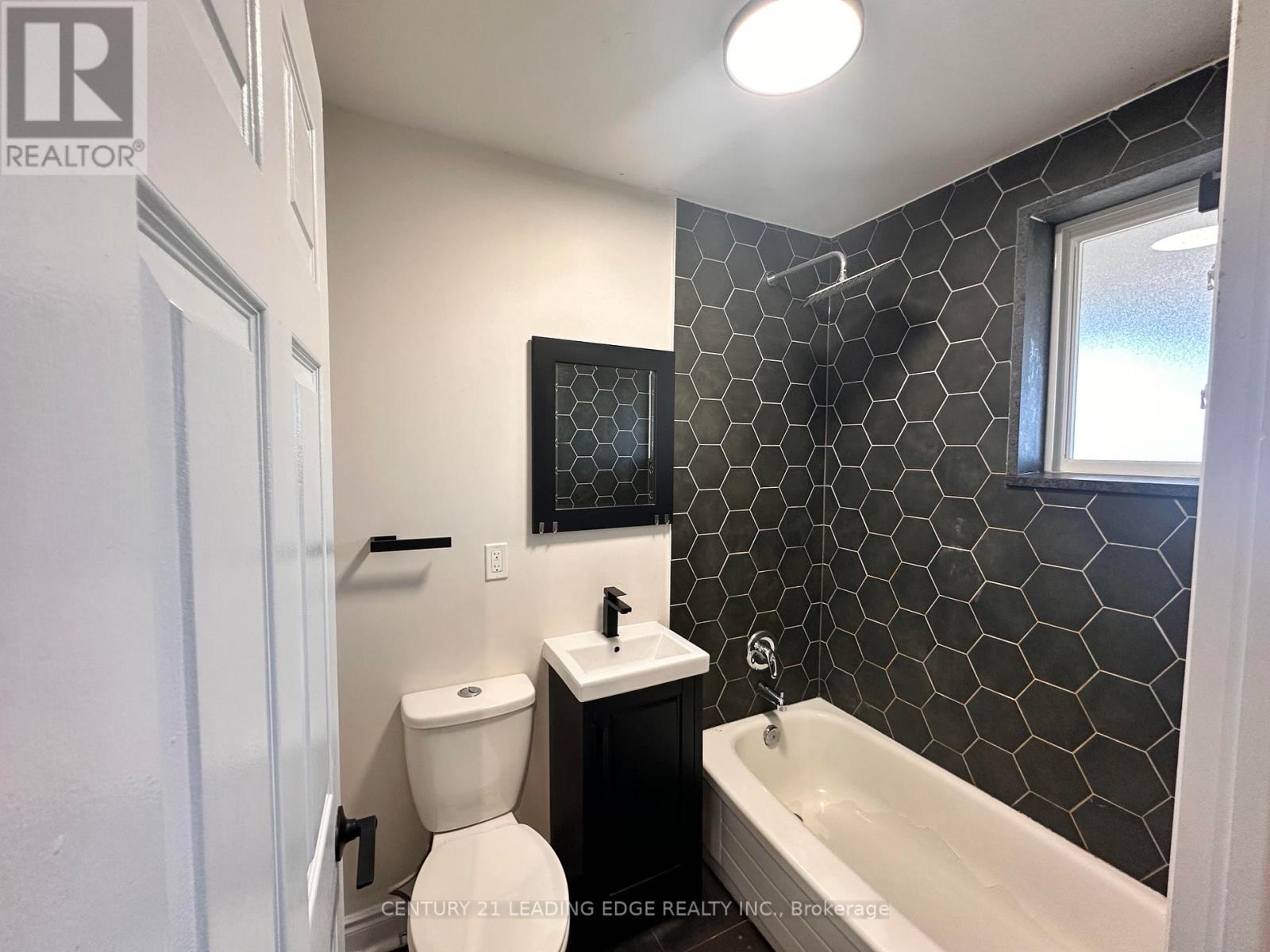 2 - 783 BARTON STREET E