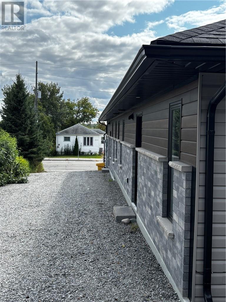 2054 Bancroft Drive, Sudbury, Ontario  P3P 1S9 - Photo 3 - 2130987