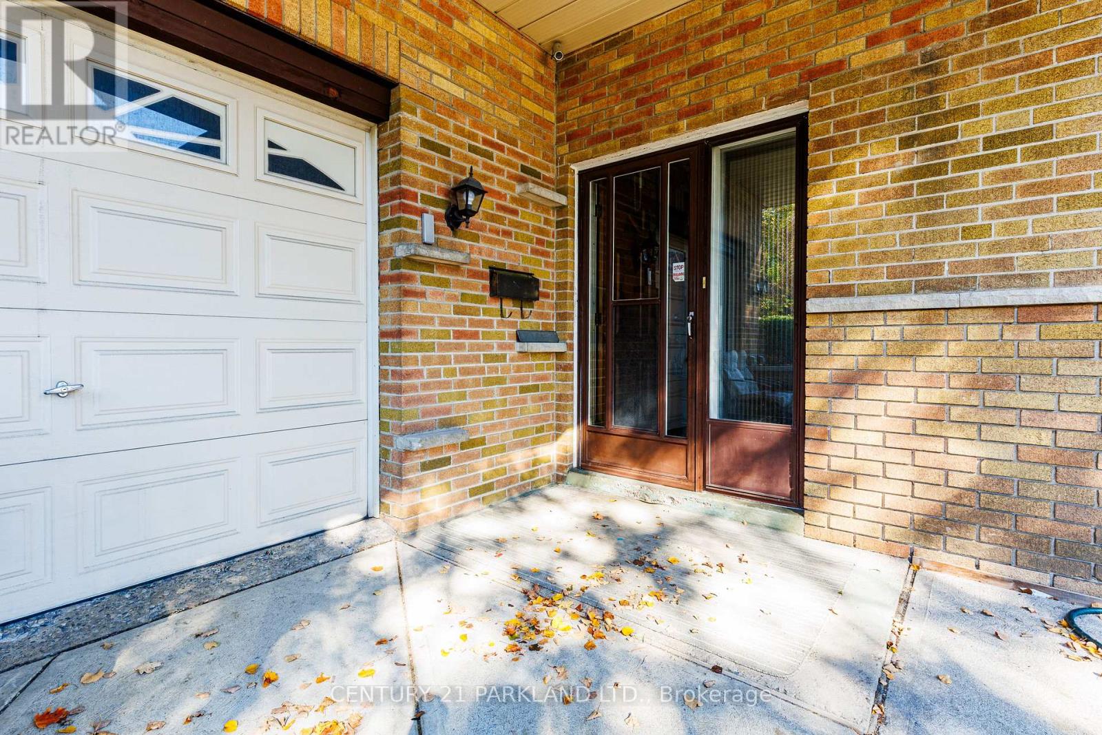 22 Waterfield Drive, Toronto, Ontario M1P 3W5 - Photo 2 - E14083326