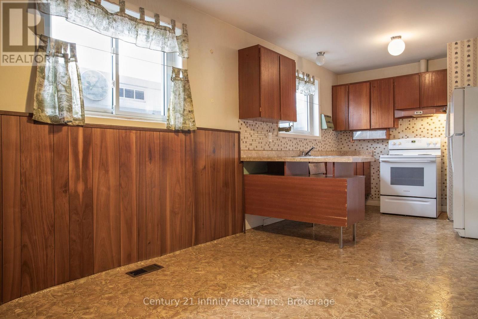 879 Antonio Street, Pickering, Ontario  L1W 1T4 - Photo 12 - E14092614