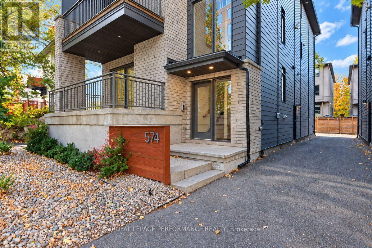 574 Byron Avenue, Ottawa, Ontario  K2A 0E4 - Photo 2 - X14092788