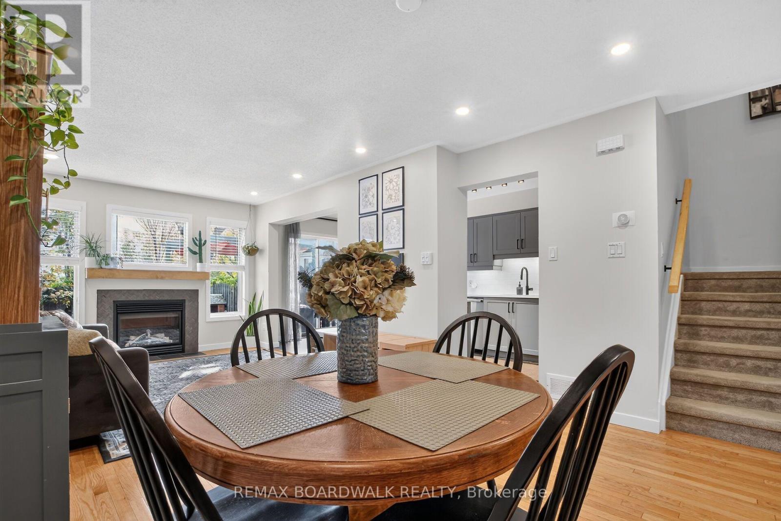 994 Rocky Harbour Crescent, Ottawa, Ontario  K1V 1T9 - Photo 2 - X14092848