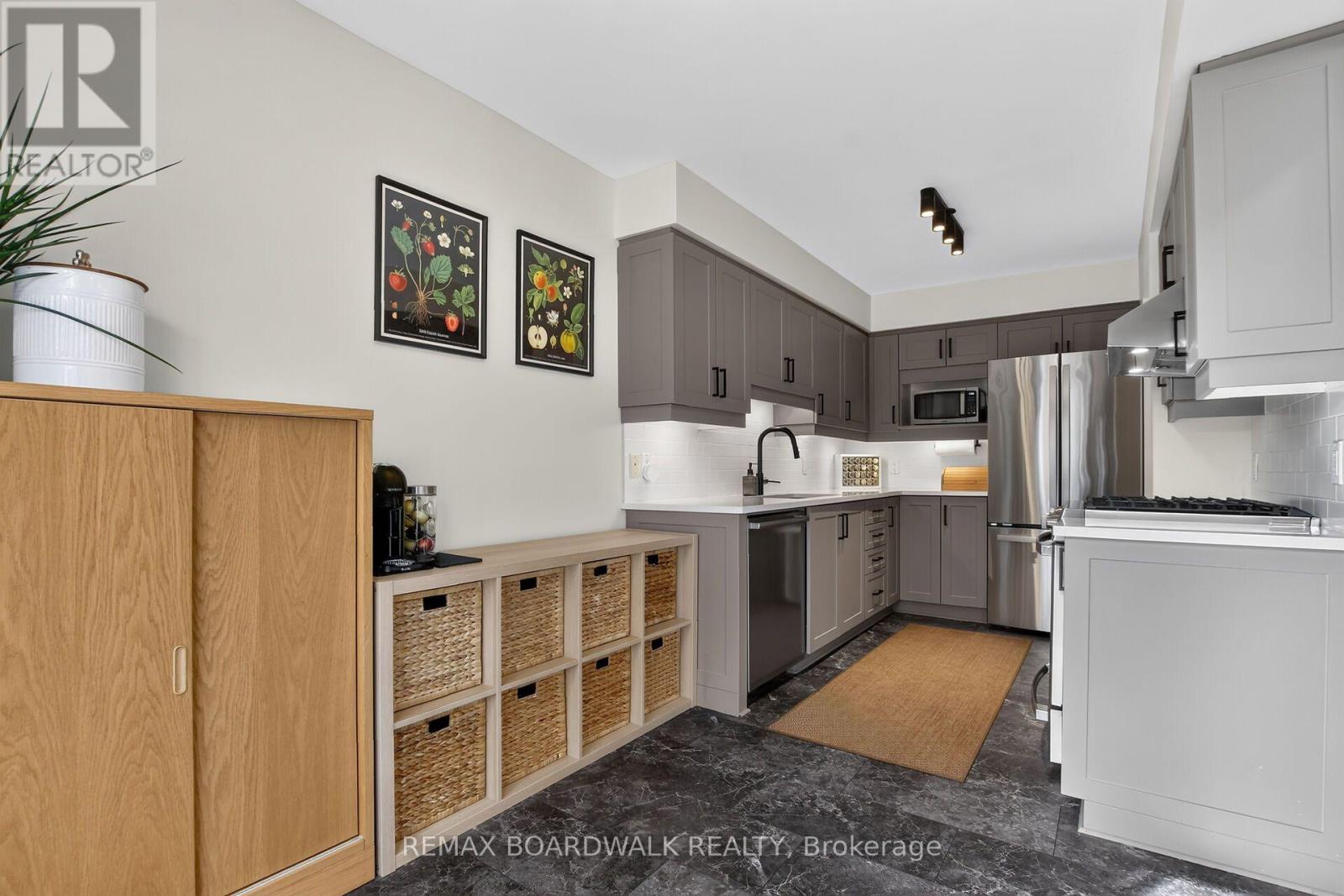 994 Rocky Harbour Crescent, Ottawa, Ontario  K1V 1T9 - Photo 3 - X14092848