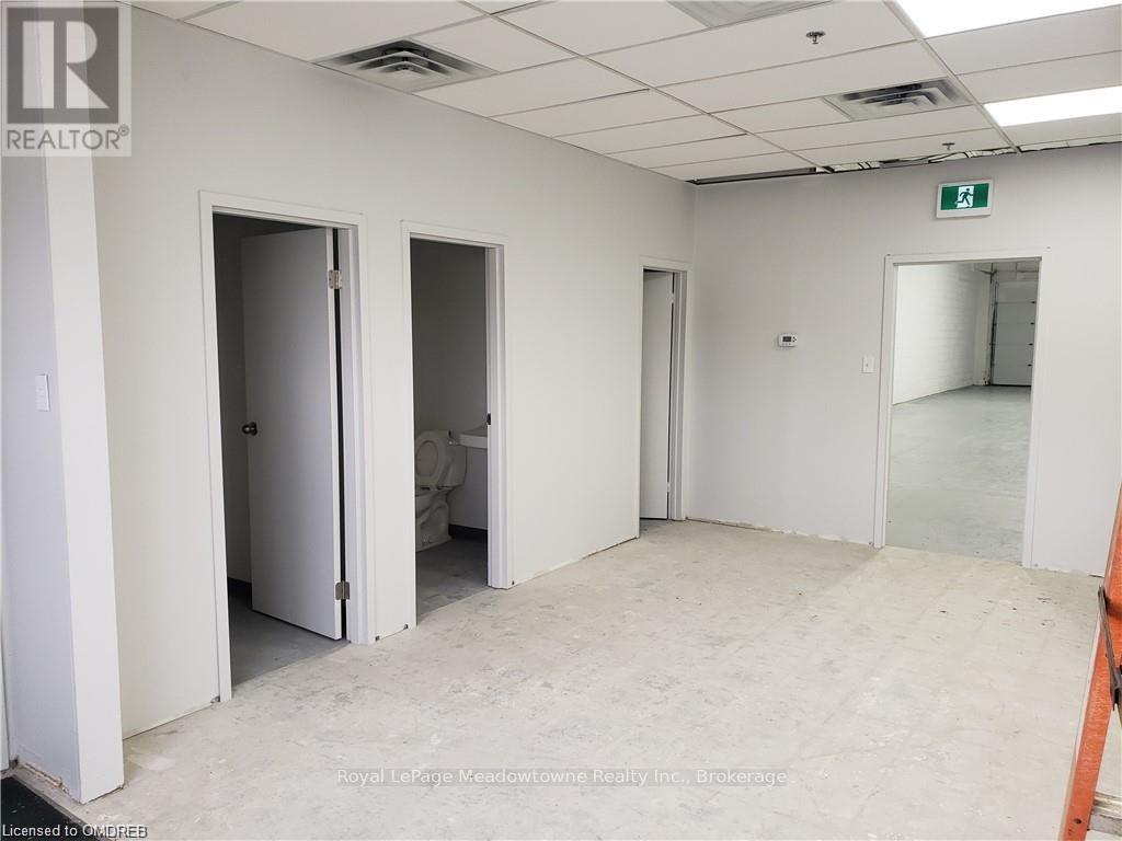 2 - 305b Steeles Avenue E, Milton, Ontario  L9T 1Y2 - Photo 4 - W14092678