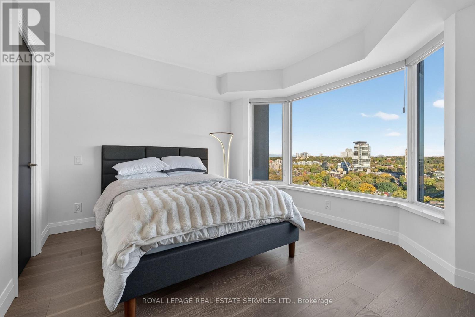 1918 - 155 Yorkville Avenue, Toronto, Ontario M5R 0B4 - Photo 10 - C14092566