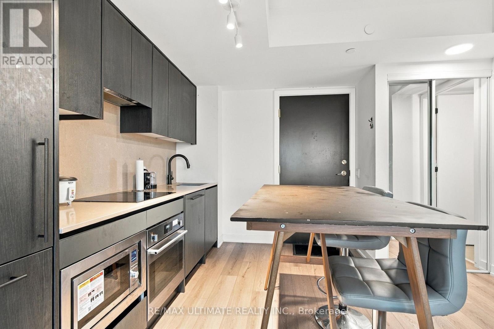 704 - 5 Lakeview Avenue, Toronto, Ontario  M6J 0H3 - Photo 8 - C14092642