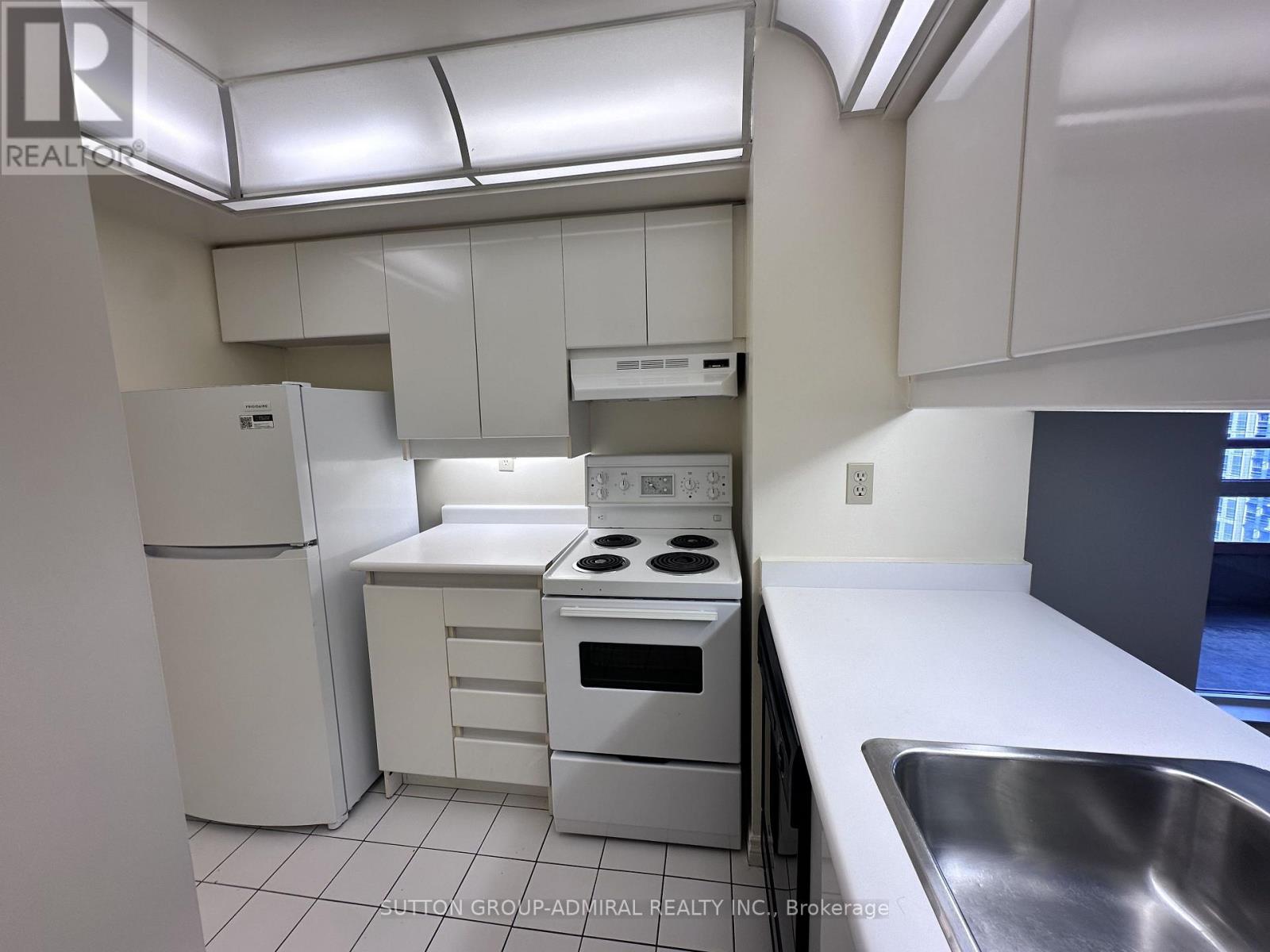 3107 - 736 BAY STREET