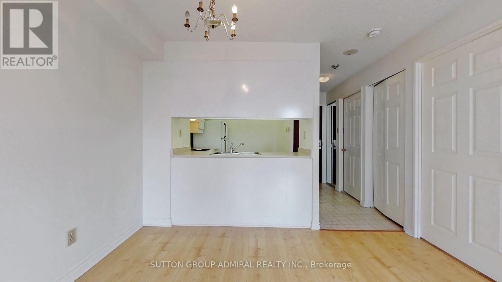 2301 - 736 Bay Street, Toronto, Ontario  M5G 1N6 - Photo 3 - C14092738