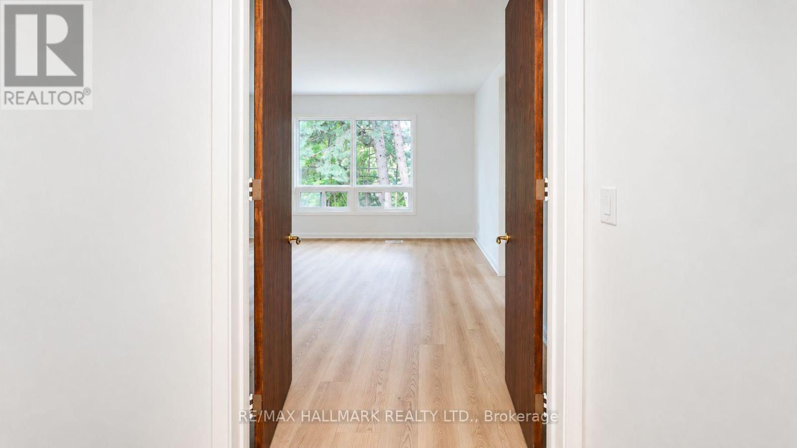 16 Royal Oak Drive, Toronto, Ontario  M3C 2M2 - Photo 13 - C14092744