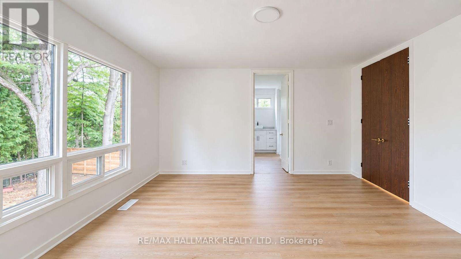 16 Royal Oak Drive, Toronto, Ontario  M3C 2M2 - Photo 15 - C14092744