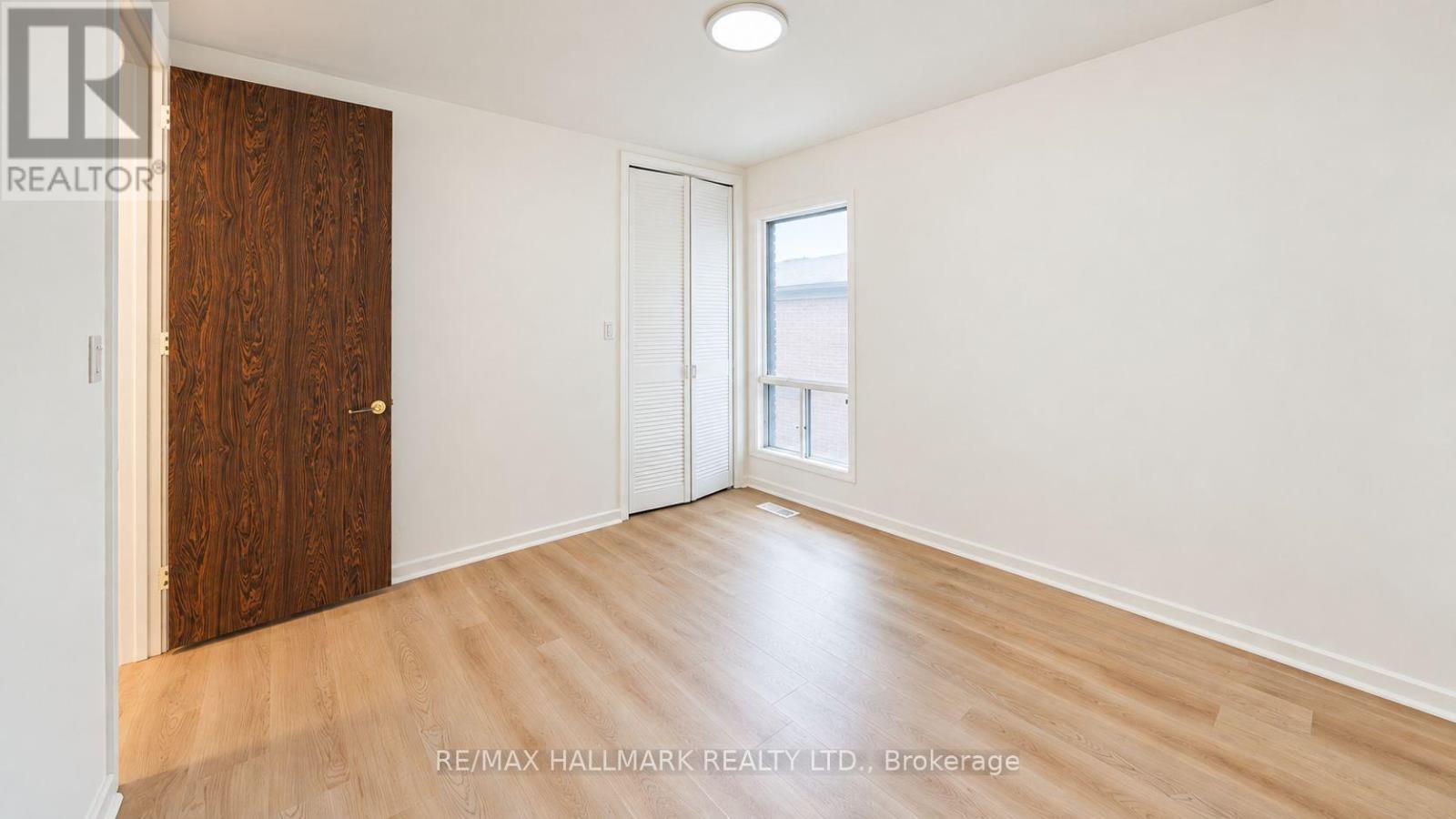 16 Royal Oak Drive, Toronto, Ontario  M3C 2M2 - Photo 18 - C14092744