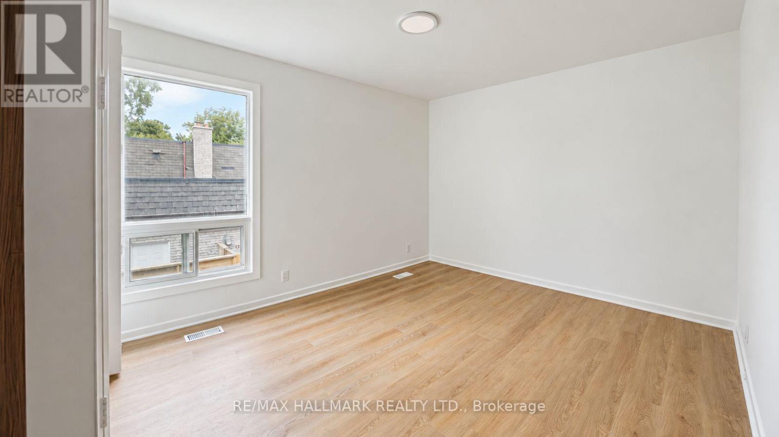 16 Royal Oak Drive, Toronto, Ontario  M3C 2M2 - Photo 21 - C14092744