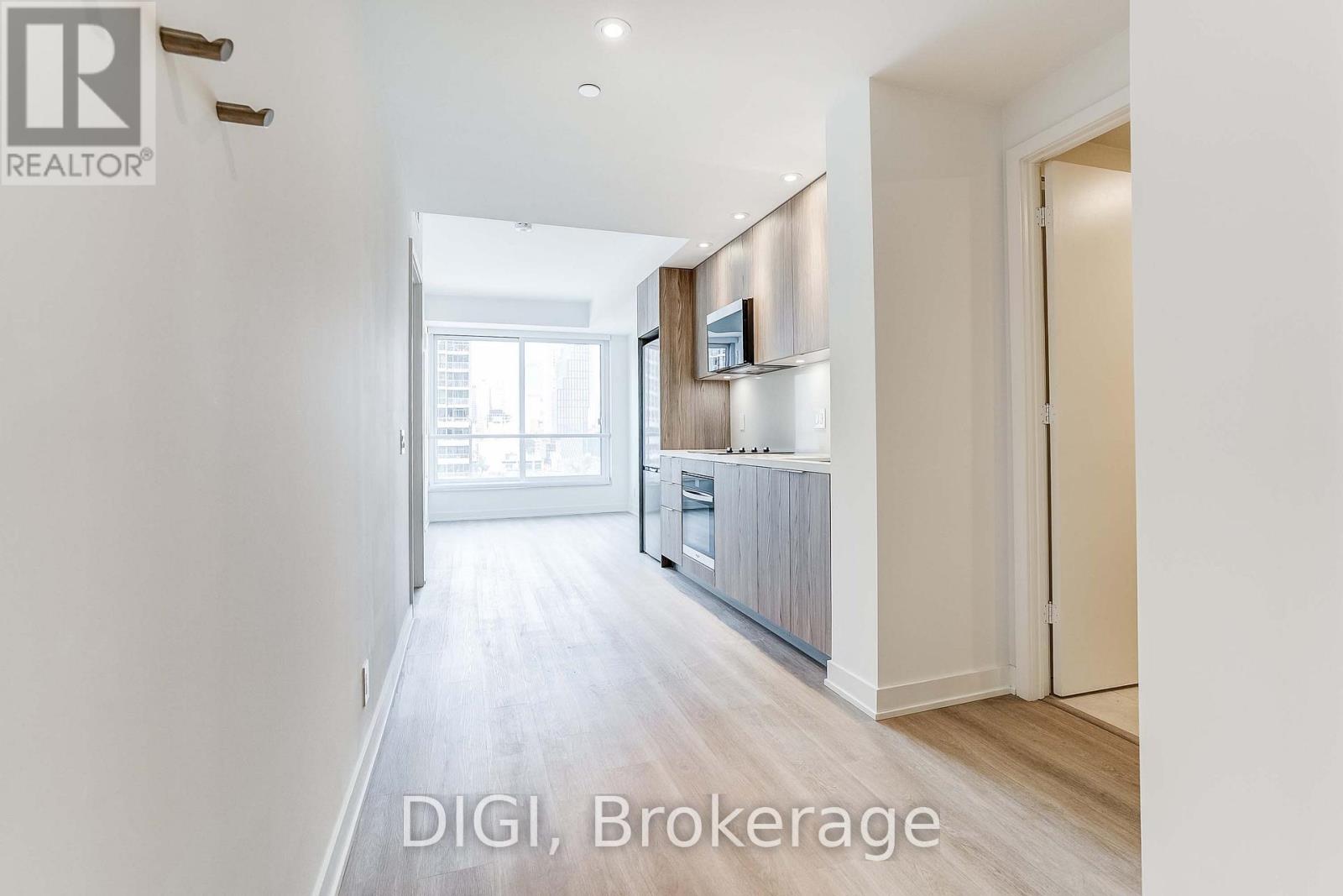 Q1215 - 120 ONTARIO STREET