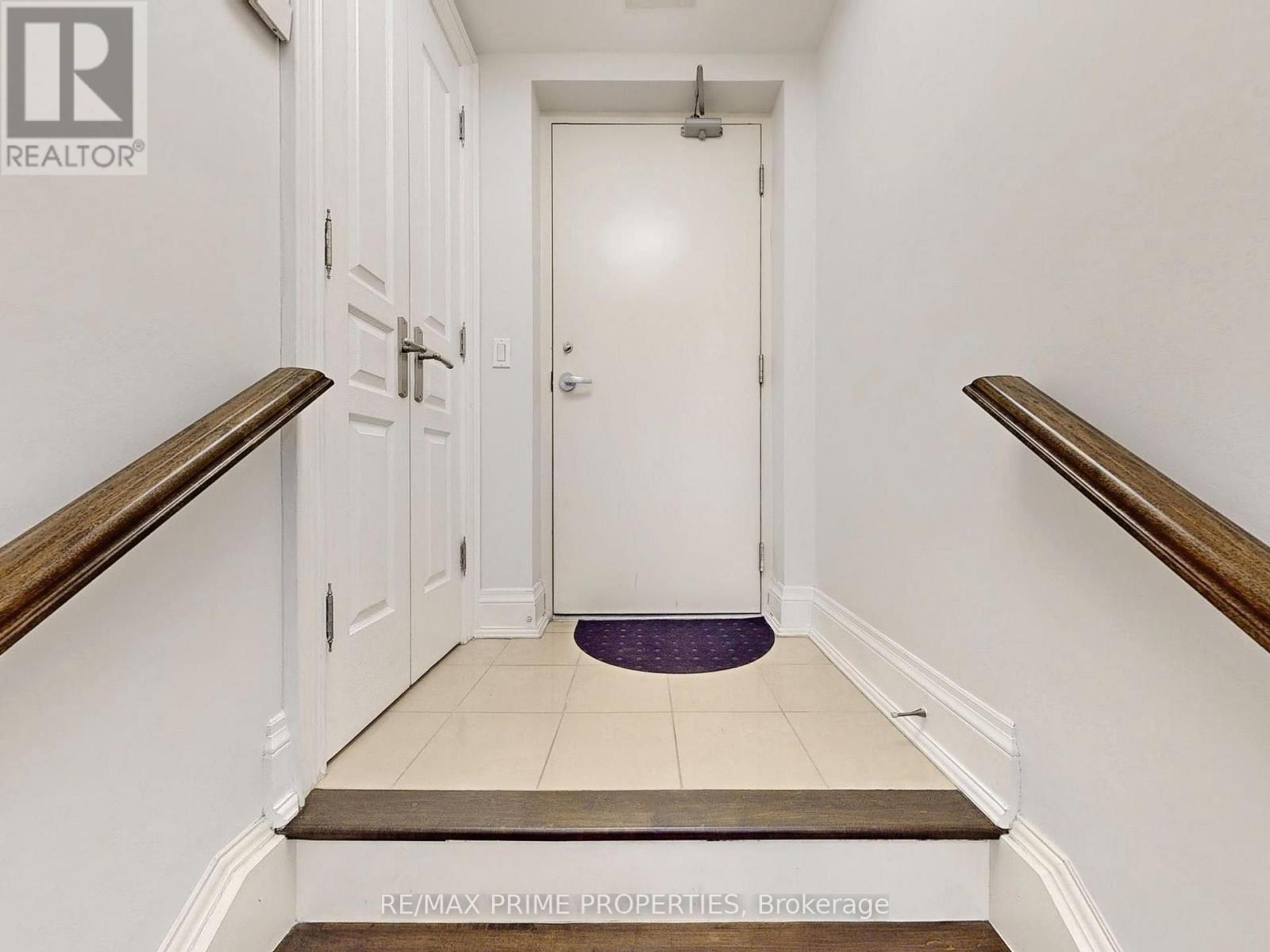 9 Greenview Avenue, Toronto, Ontario  M2M 0A3 - Photo 11 - C14092762