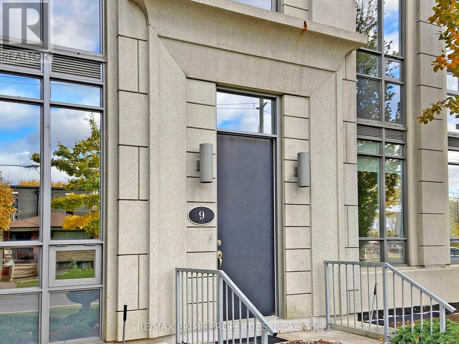 9 Greenview Avenue, Toronto, Ontario  M2M 0A3 - Photo 2 - C14092762