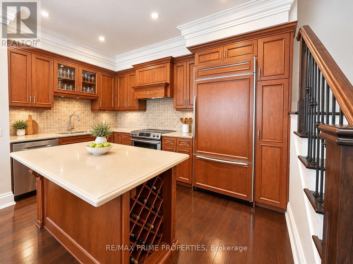 9 Greenview Avenue, Toronto, Ontario  M2M 0A3 - Photo 4 - C14092762