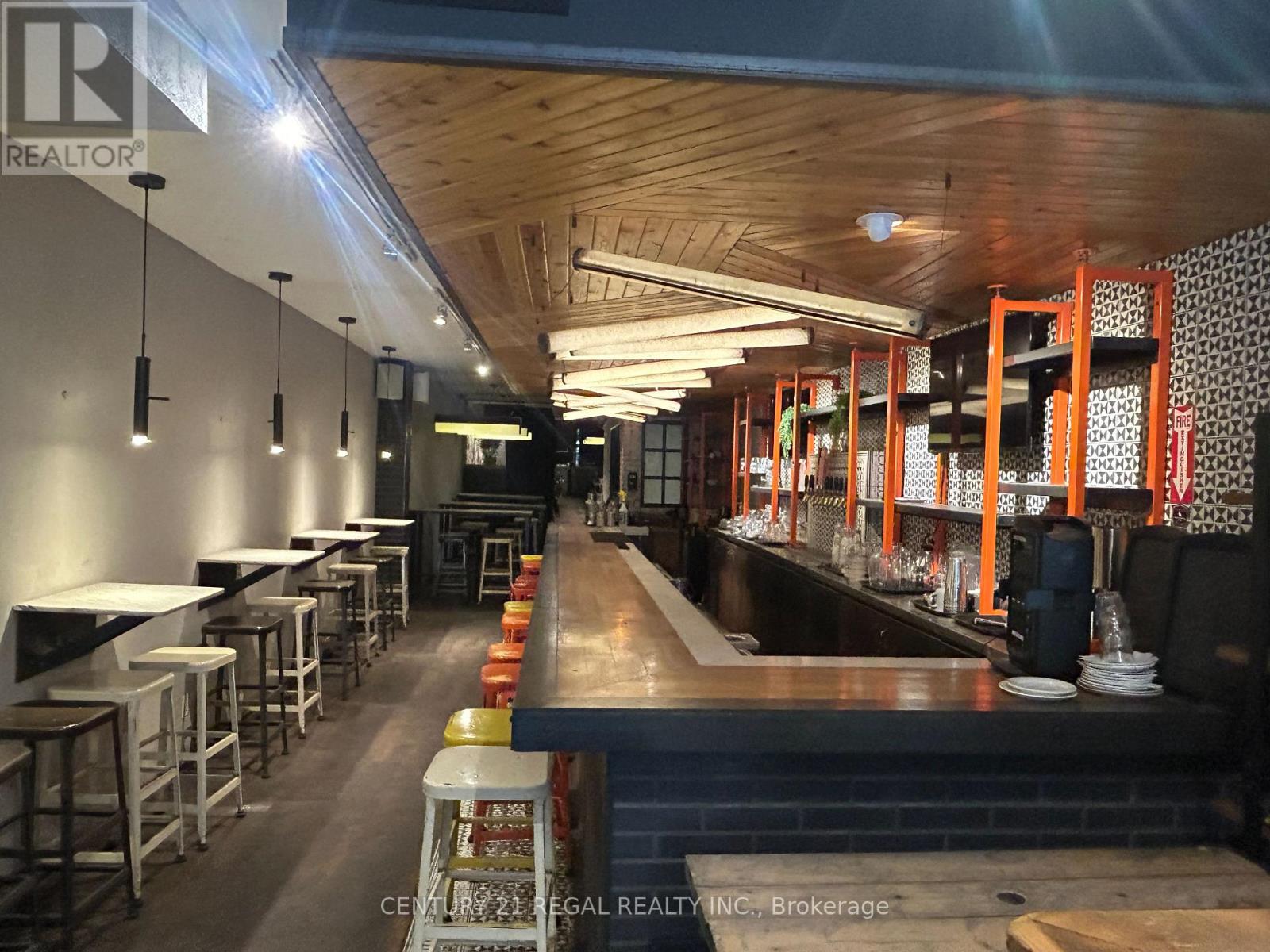 780 Queen Street E, Toronto, Ontario  M4M 1H4 - Photo 4 - E14092604