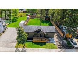 550 WELLINGTON STREET, minto, Ontario