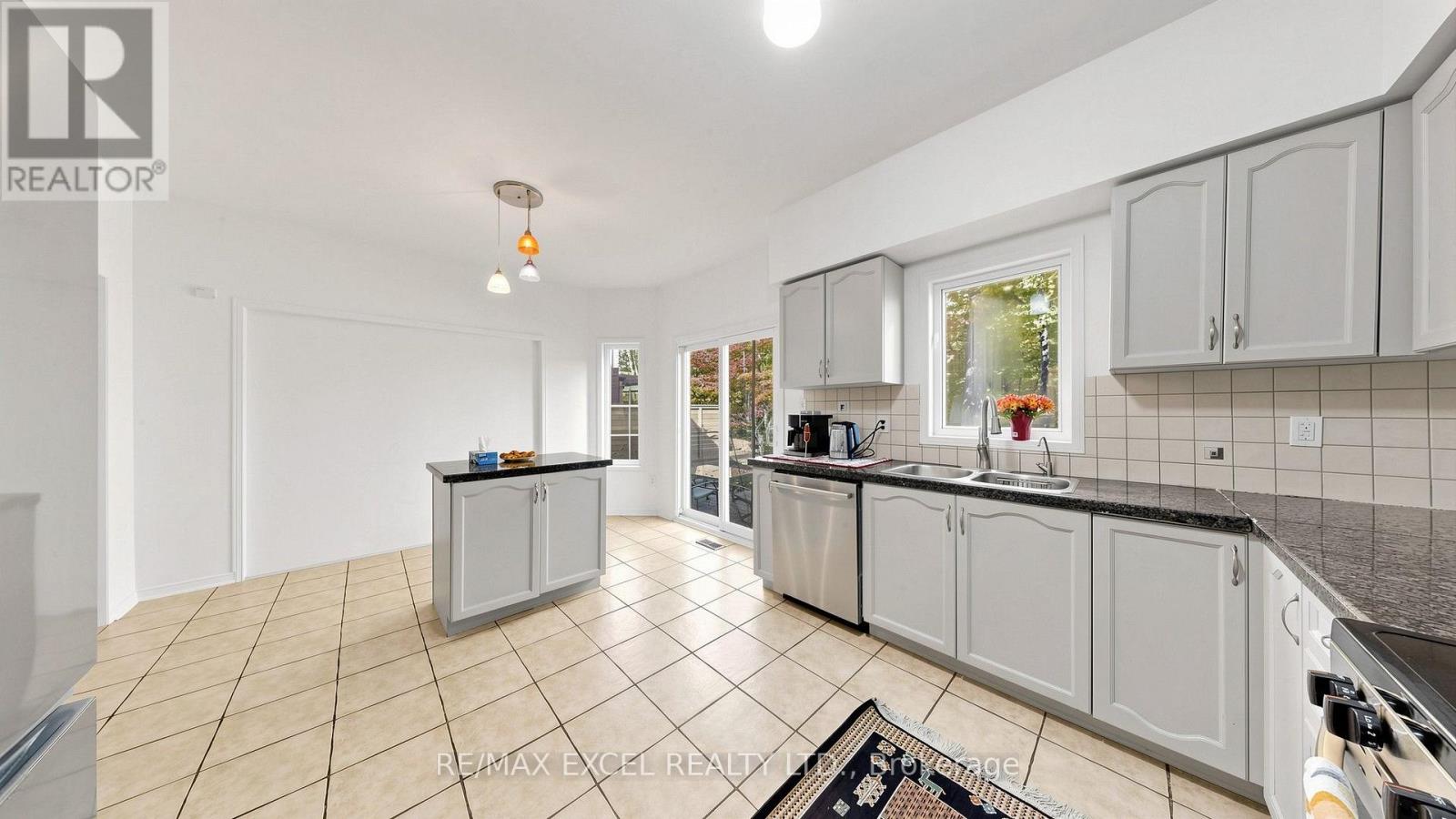 44 Canyon Hill Avenue, Richmond Hill, Ontario  L4C 9T5 - Photo 17 - N14081770