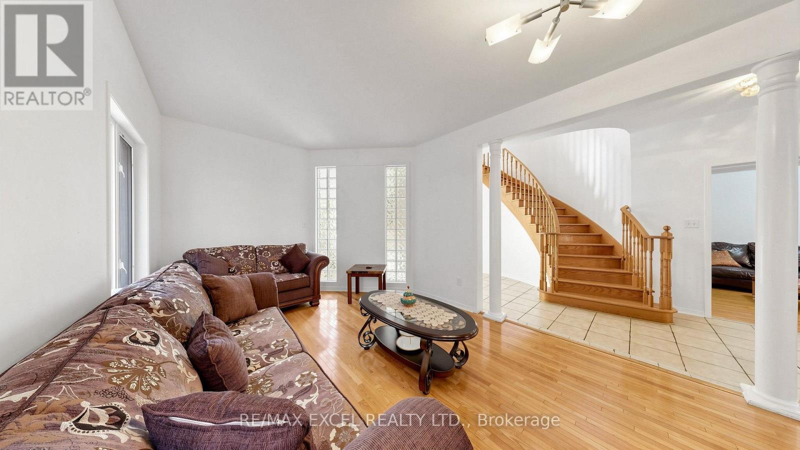 44 Canyon Hill Avenue, Richmond Hill, Ontario  L4C 9T5 - Photo 5 - N14081770
