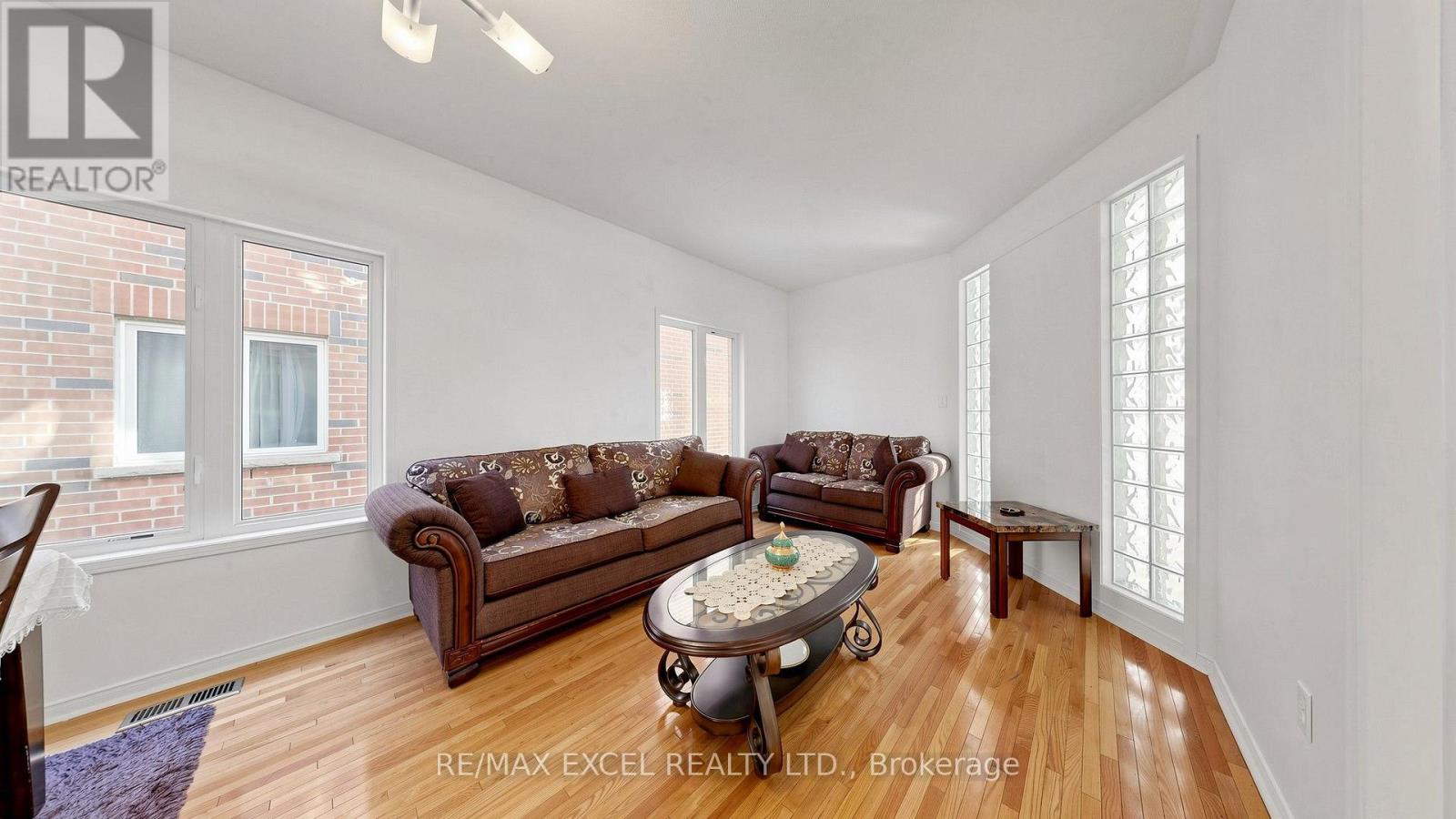 44 Canyon Hill Avenue, Richmond Hill, Ontario  L4C 9T5 - Photo 6 - N14081770