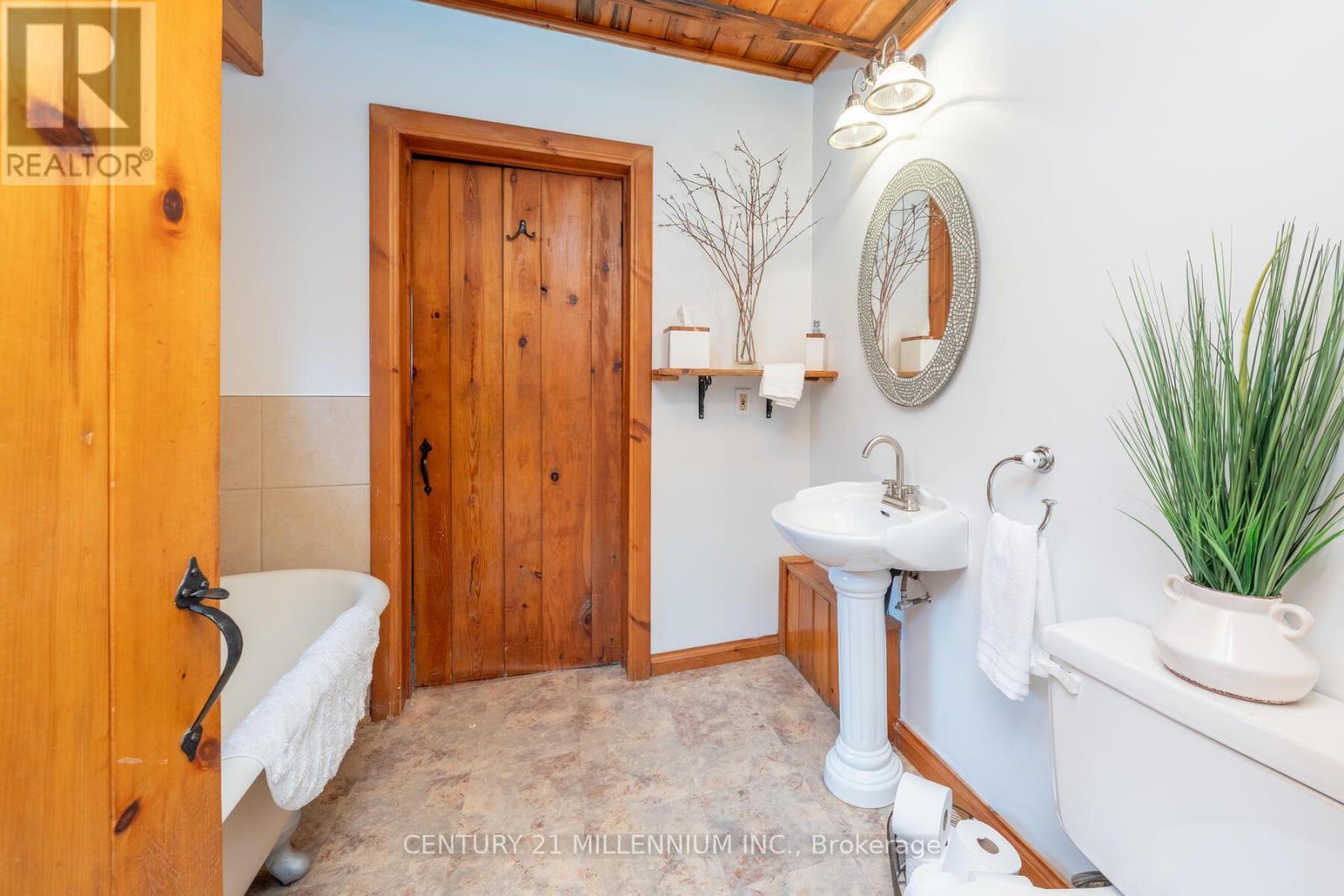 20909 Shaws Creek Road, Caledon, Ontario L7K 1L7 - Photo 9 - W14091658