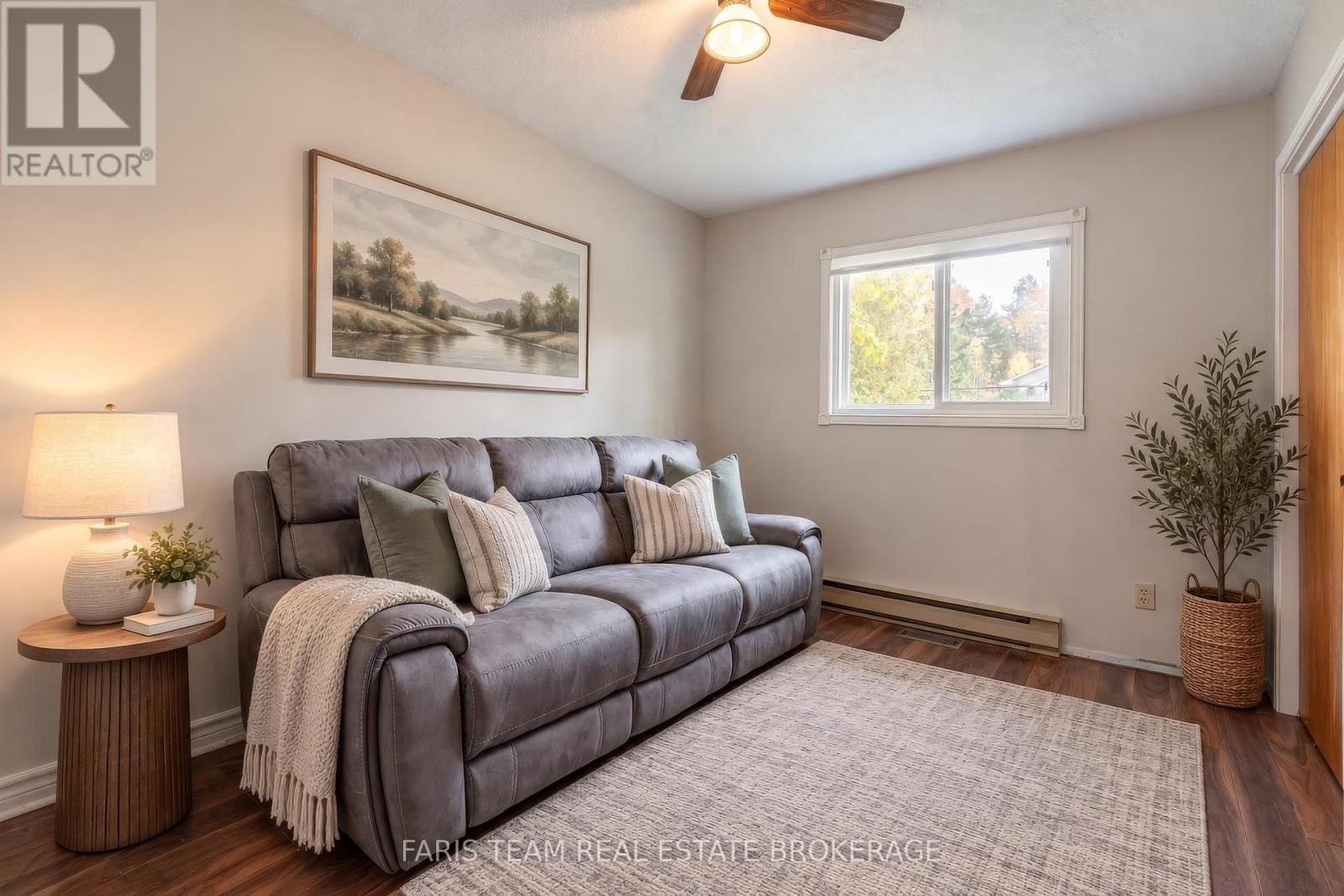 214 Leslie Street, Wasaga Beach, Ontario  L9Z 2R3 - Photo 12 - S14092616