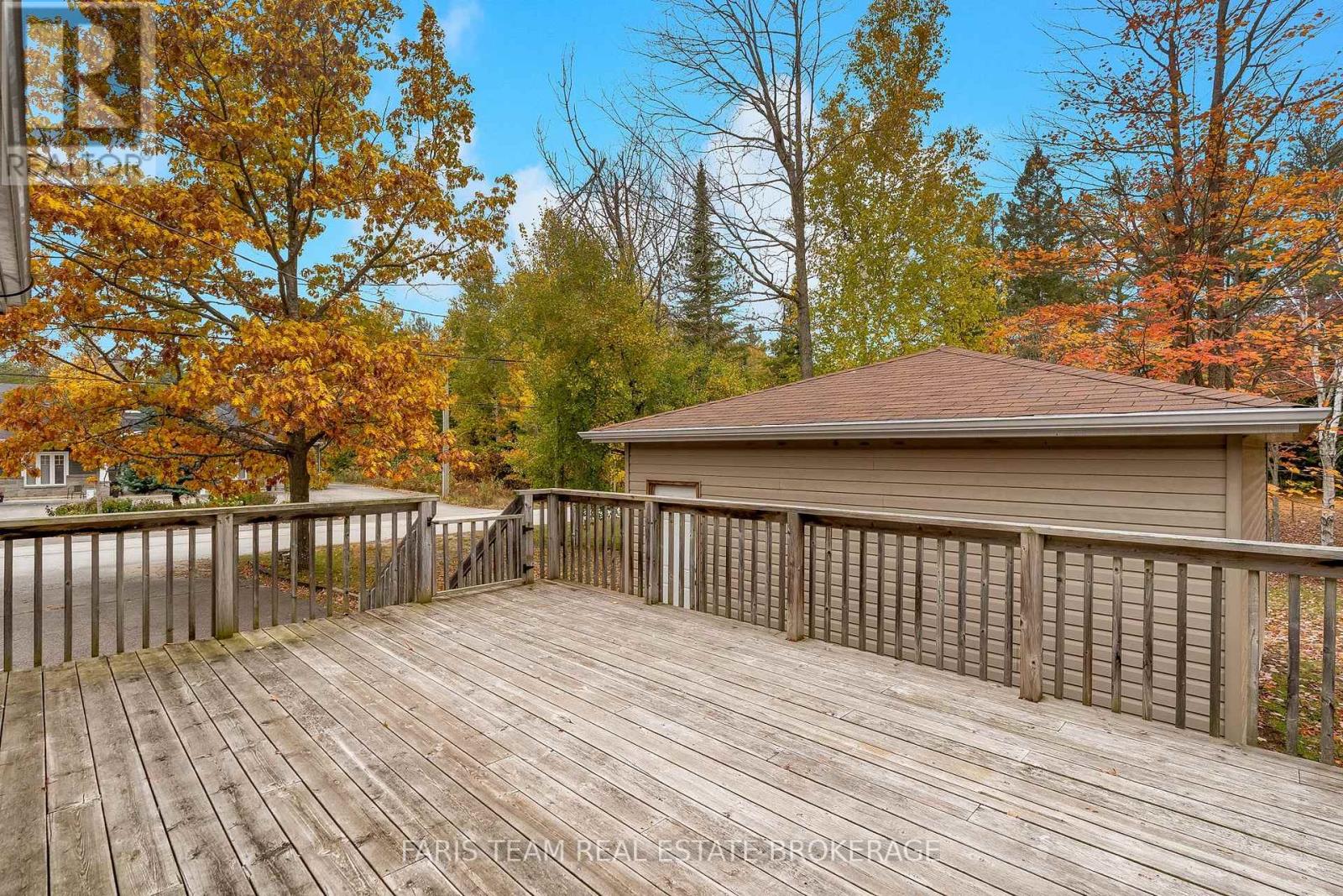 214 Leslie Street, Wasaga Beach, Ontario  L9Z 2R3 - Photo 15 - S14092616