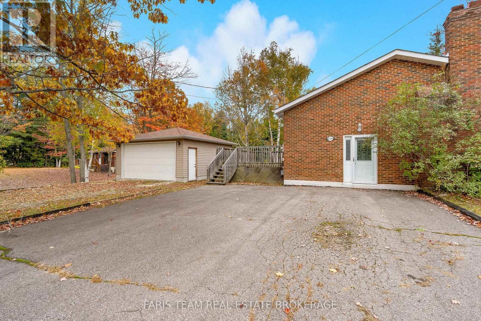 214 Leslie Street, Wasaga Beach, Ontario  L9Z 2R3 - Photo 17 - S14092616