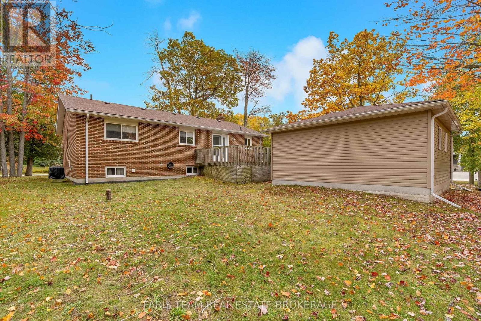 214 Leslie Street, Wasaga Beach, Ontario  L9Z 2R3 - Photo 18 - S14092616