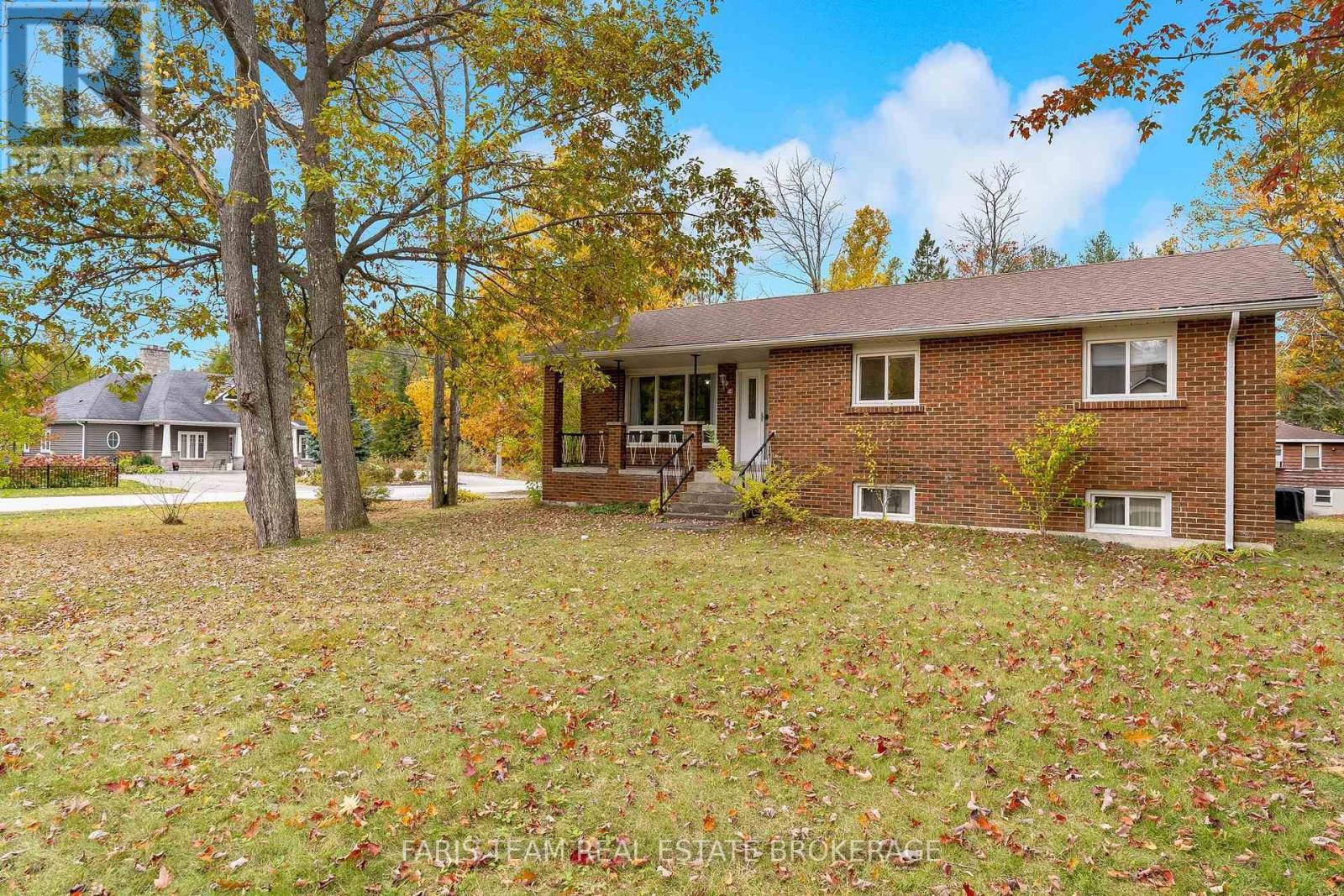 214 Leslie Street, Wasaga Beach, Ontario  L9Z 2R3 - Photo 3 - S14092616