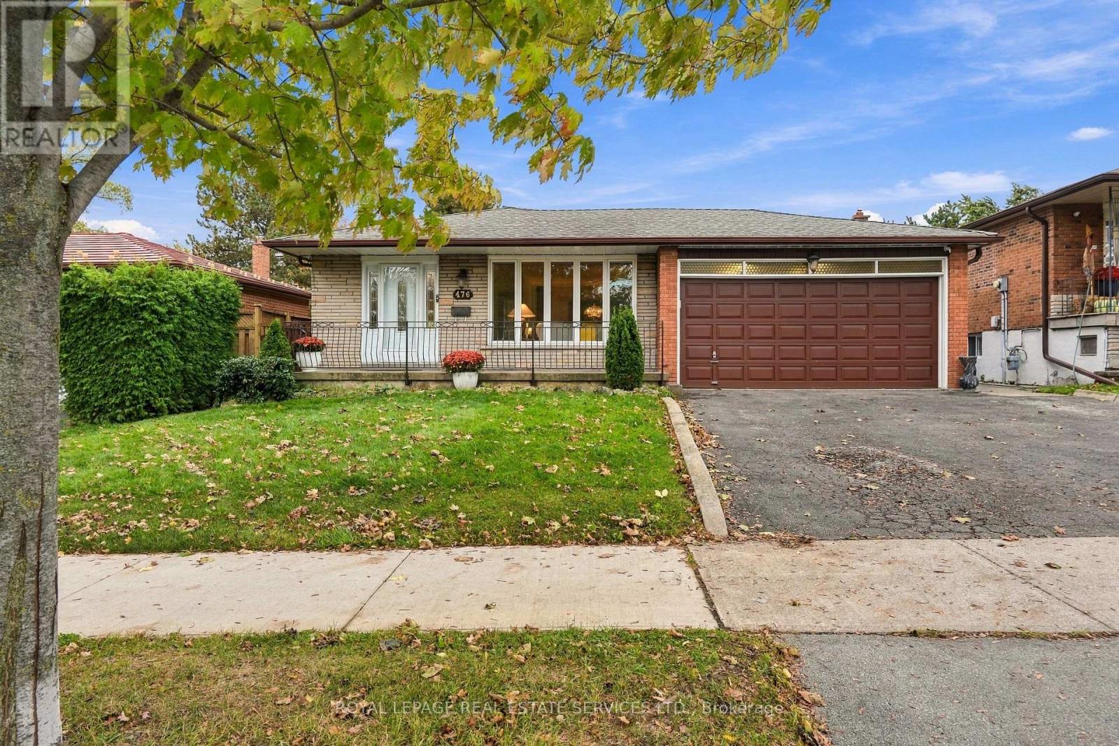 476 Michelle Row, Mississauga, Ontario  L5A 3C3 - Photo 2 - W14092736