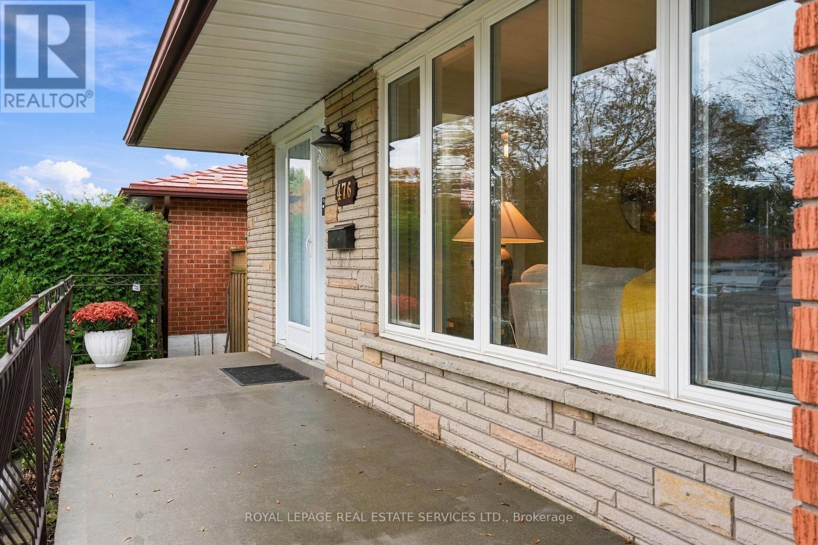 476 Michelle Row, Mississauga, Ontario  L5A 3C3 - Photo 3 - W14092736