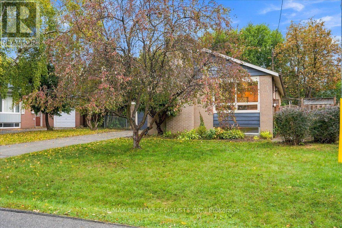 1199 Whittington Road, Mississauga, Ontario L5J 3J8 - Photo 2 - W14092746