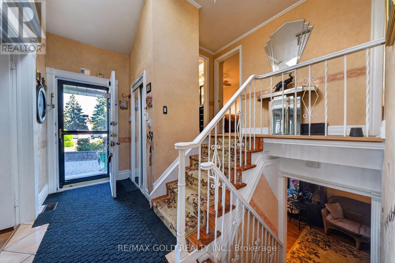 8 Easton Place, Brampton, Ontario  L6T 2A7 - Photo 16 - W14092814