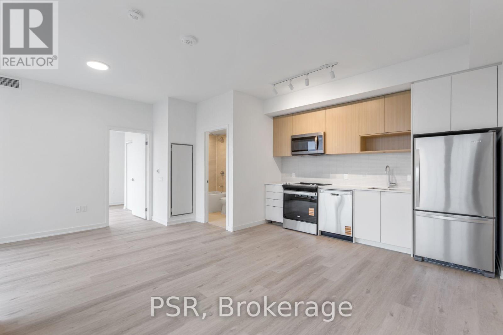 304 - 4365 Bloor Street W, Toronto, Ontario M9C 1R3 - Photo 2 - W14092854