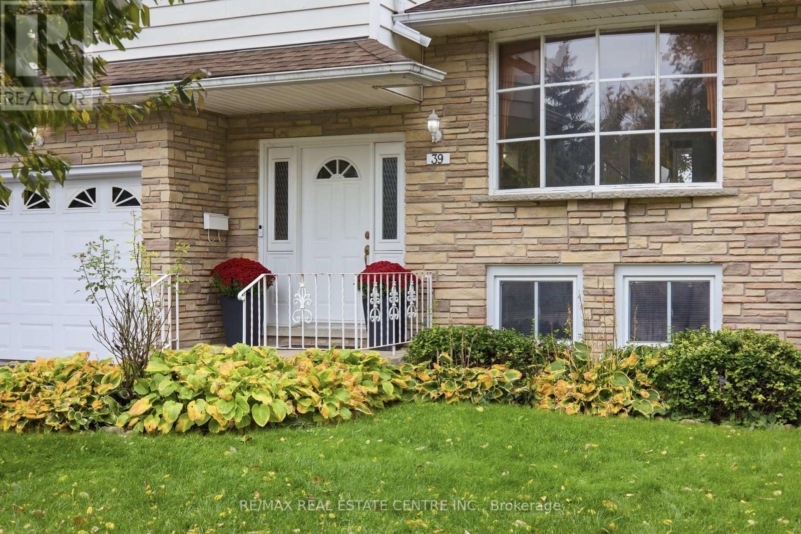 39 Sebas Court, Cambridge, Ontario  N1R 6M4 - Photo 2 - X14092630