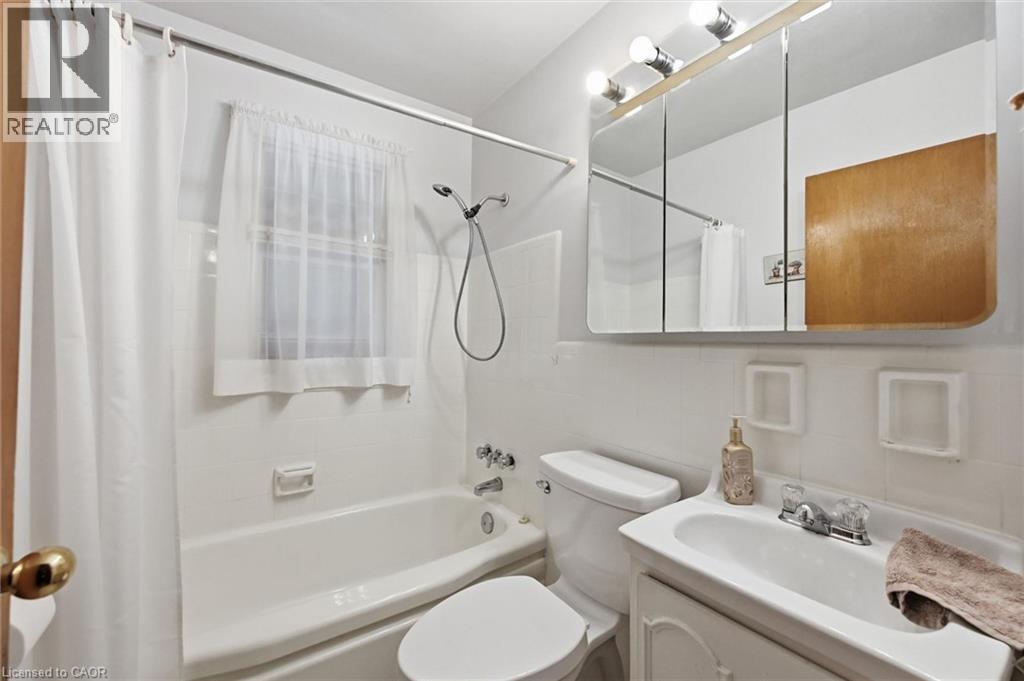 342 East 16th Street, Hamilton, Ontario  L9A 4J9 - Photo 18 - 40866140