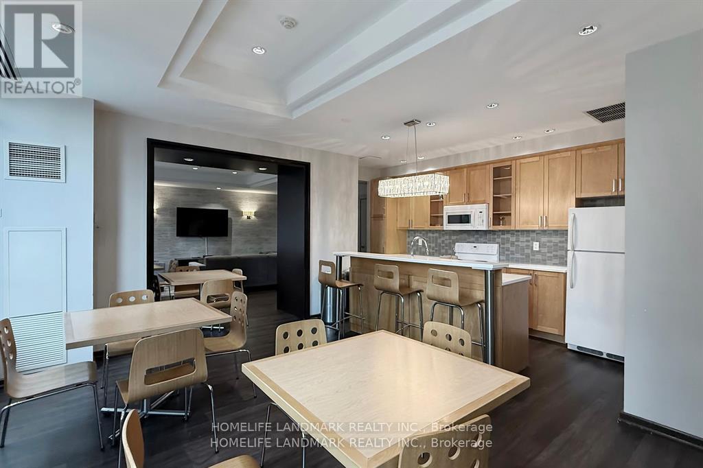 908 - 212 Eglinton Avenue E, Toronto, Ontario M4P 0A3 - Photo 12 - C14091146