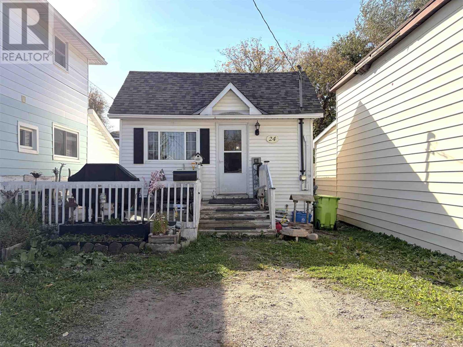 24 Pardee AVE, Sault Ste. Marie, Ontario