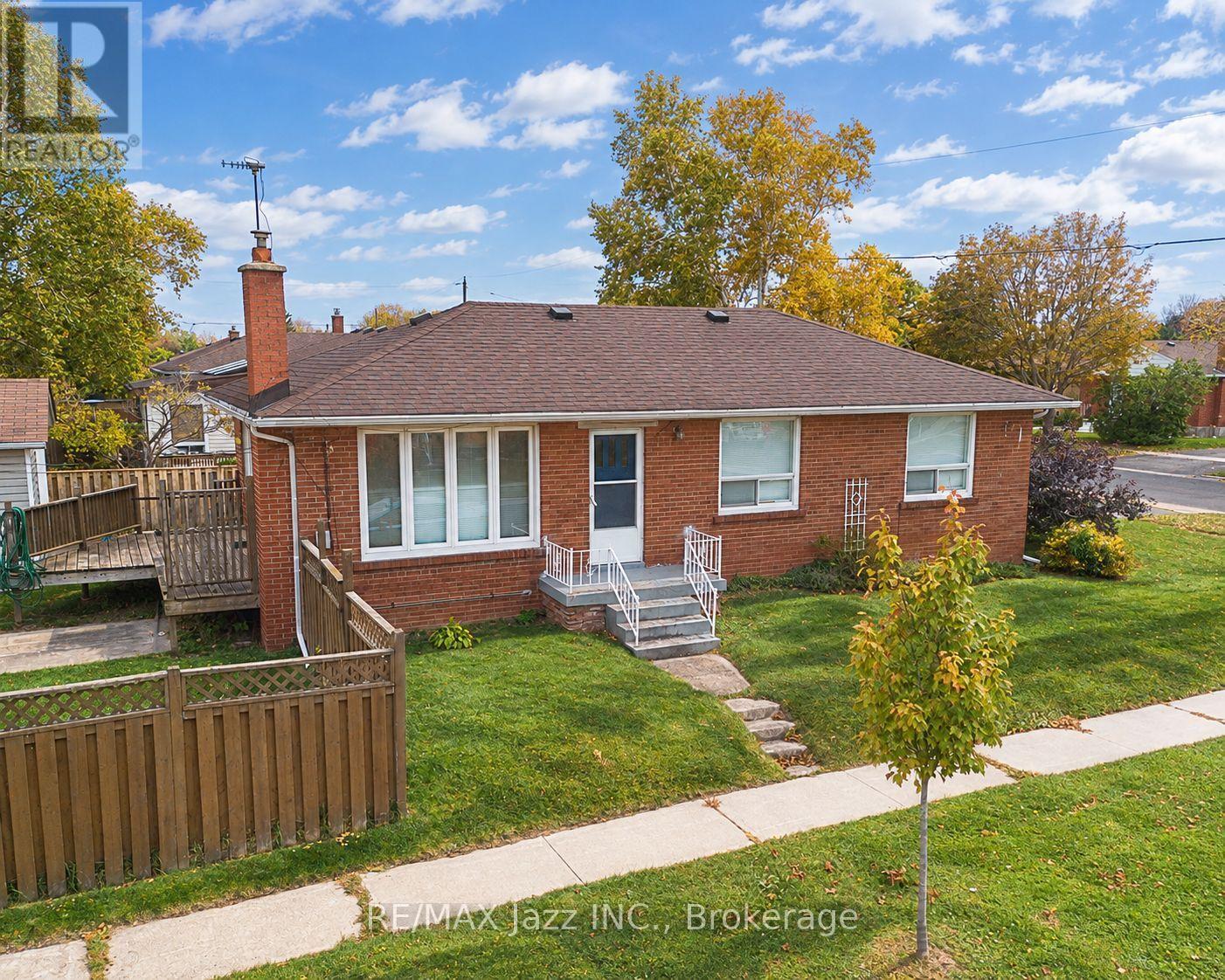 729 Lakeview Avenue, Oshawa, Ontario  L1J 1B7 - Photo 5 - E14093006