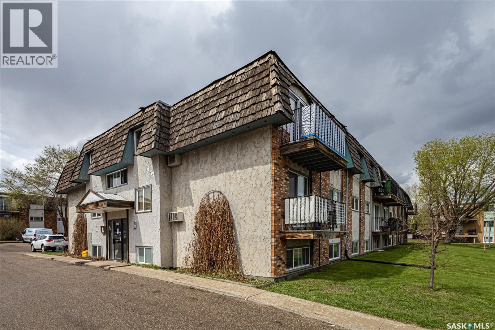 14 3809 Luther Place, Saskatoon, Saskatchewan  S7H 4B1 - Photo 2 - SK051397
