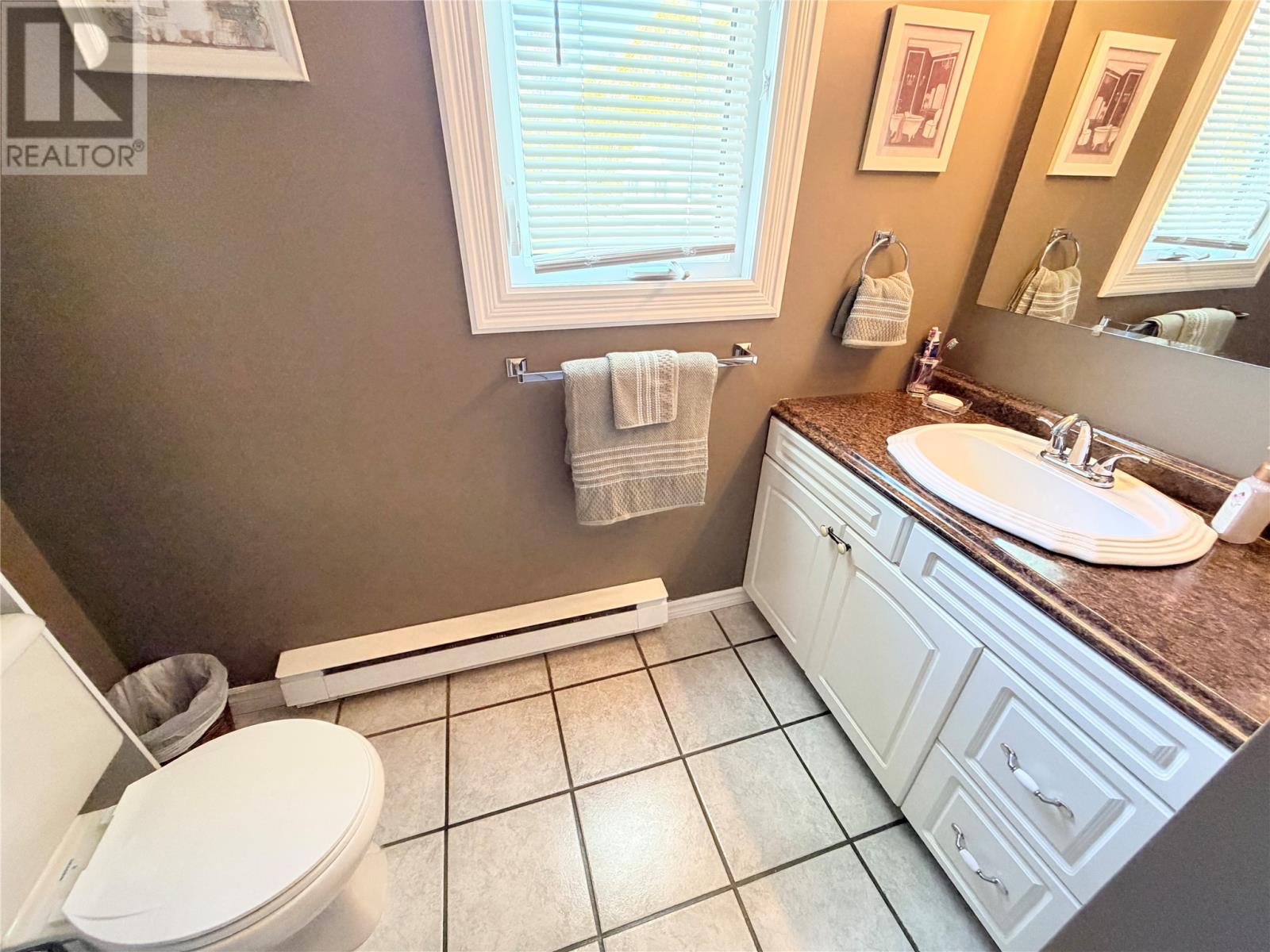 14 Earle Drive, Pasadena — photo 16