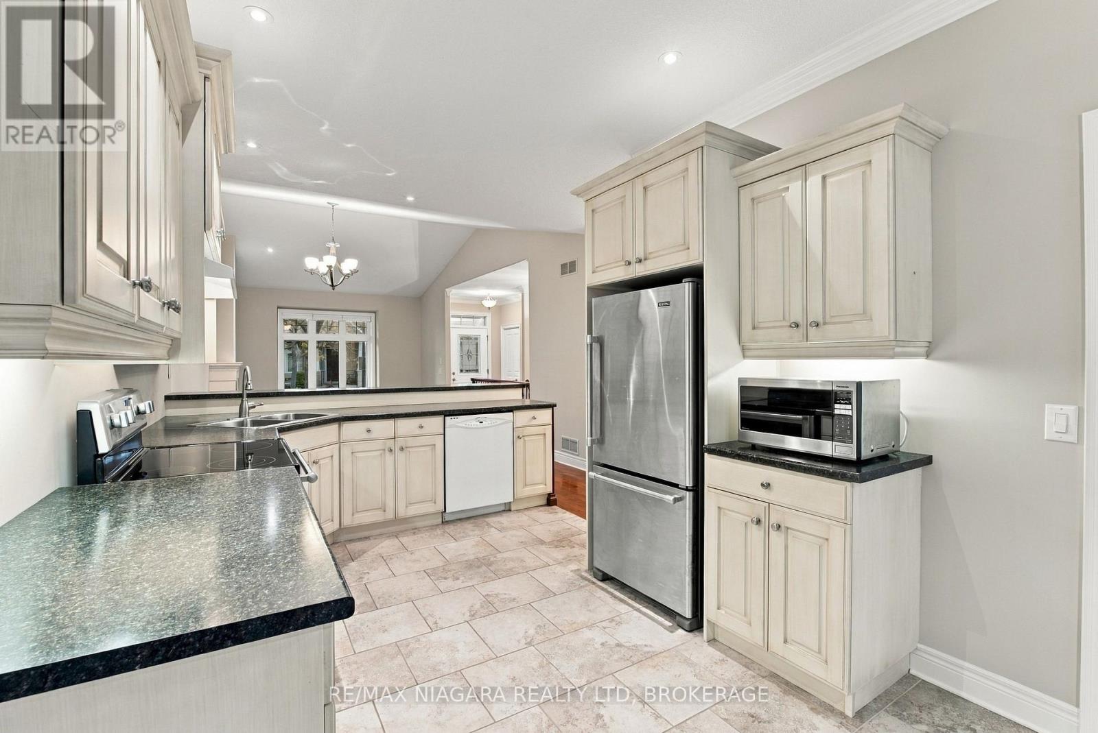 17 - 92 Loretta Drive, Niagara-On-The-Lake (Virgil), Ontario  L0S 1T0 - Photo 15 - X14092902