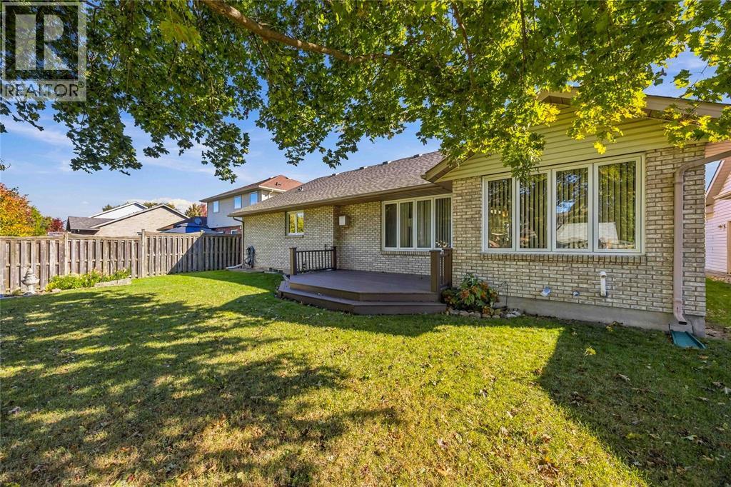 463 Althouse COURT Sarnia Ontario Canada N7S6C1 3