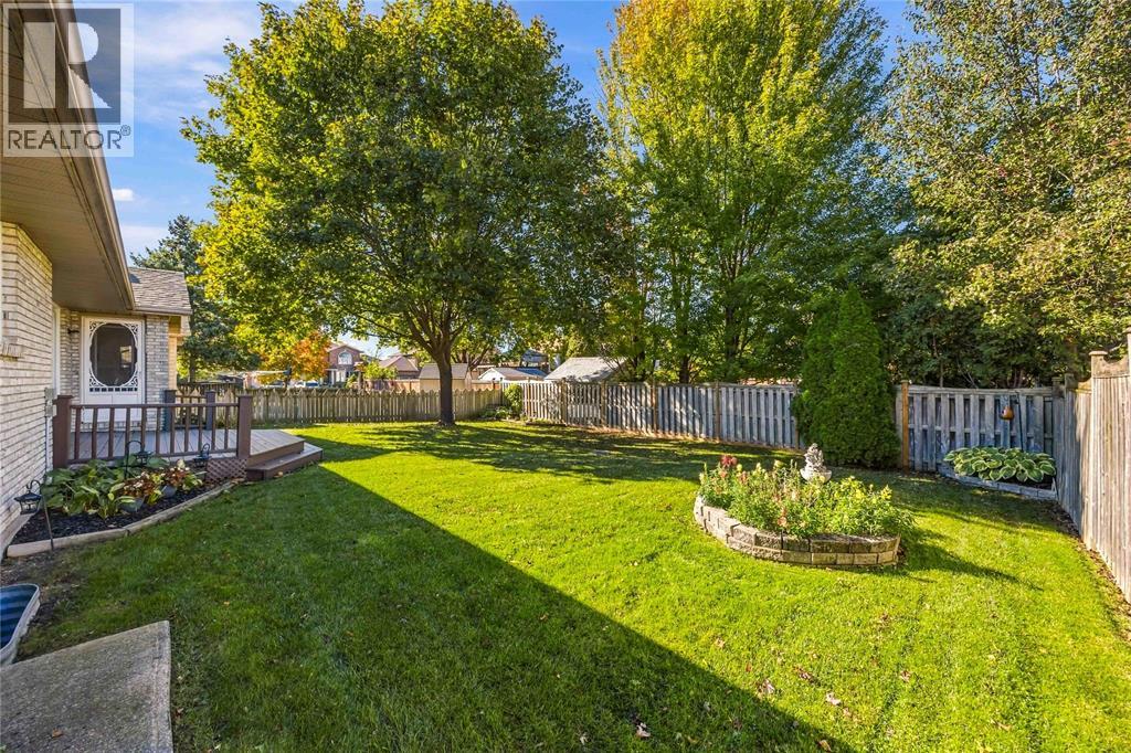 463 Althouse COURT Sarnia Ontario Canada N7S6C1 4