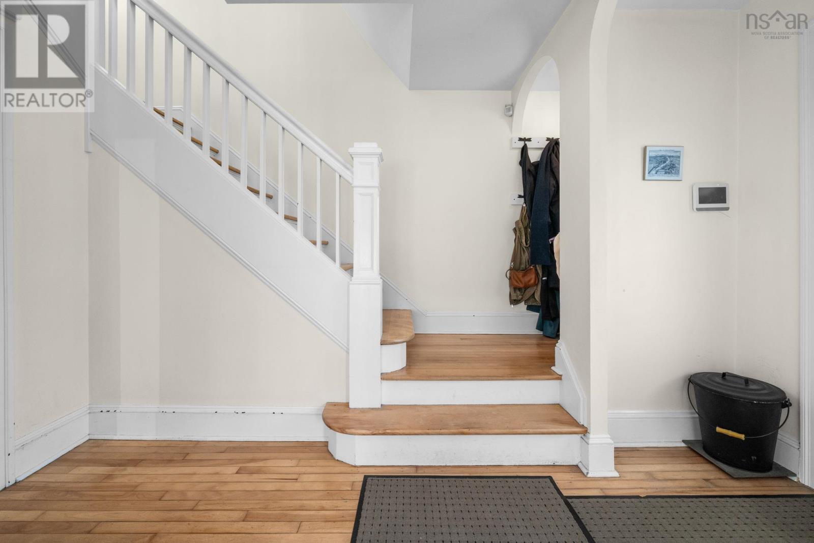 6869 Quinpool Road, Halifax, Nova Scotia  B3L 1C5 - Photo 2 - 202626038