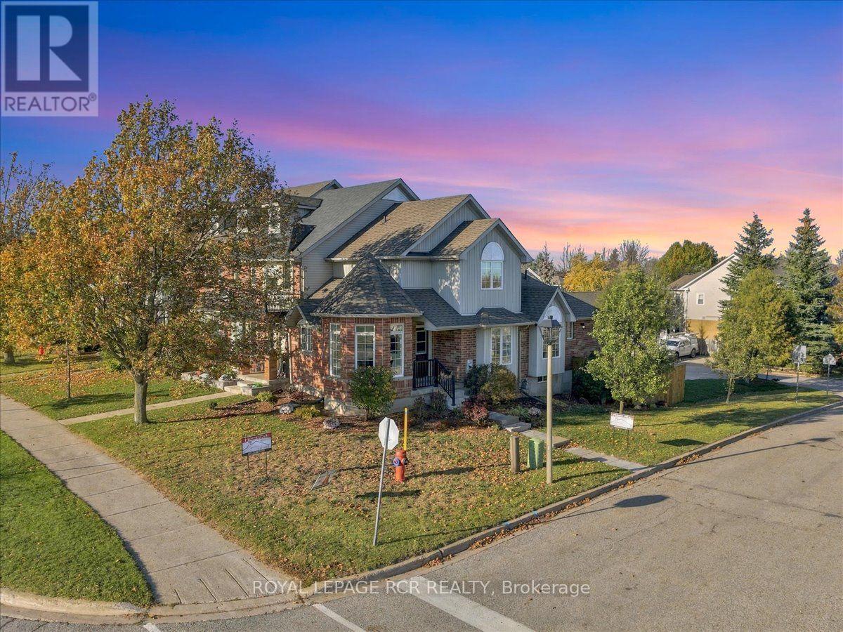 31 Montgomery Boulevard, Orangeville, Ontario  L9W 5H6 - Photo 1 - W14092994