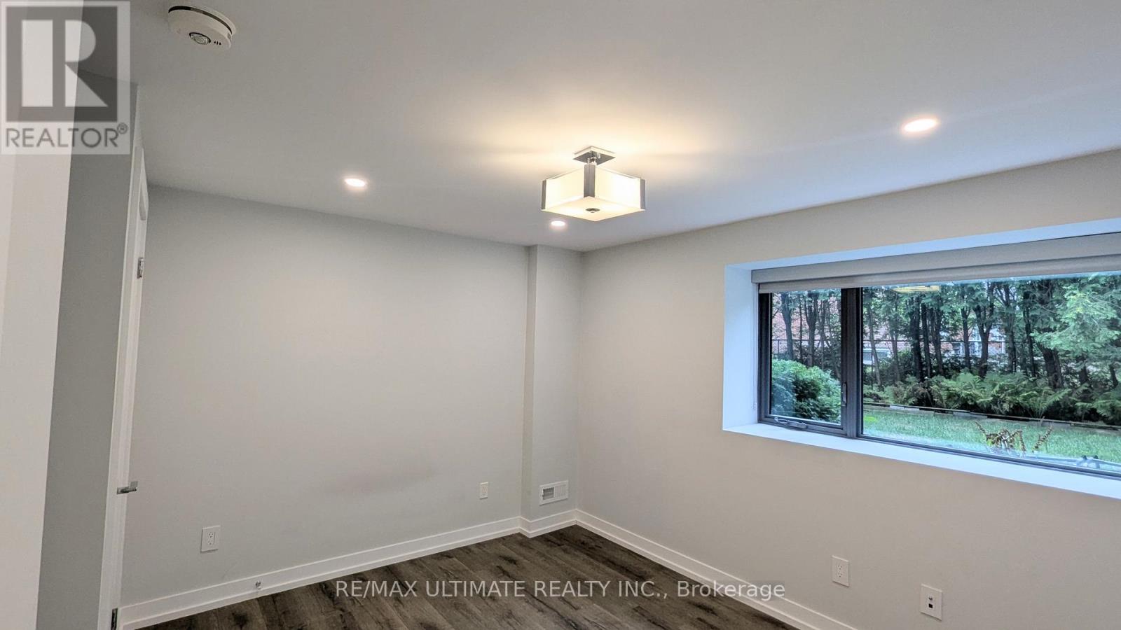 Lower - 1101 Lakeshore Road W, Oakville, Ontario  L6L 1E7 - Photo 18 - W14093024