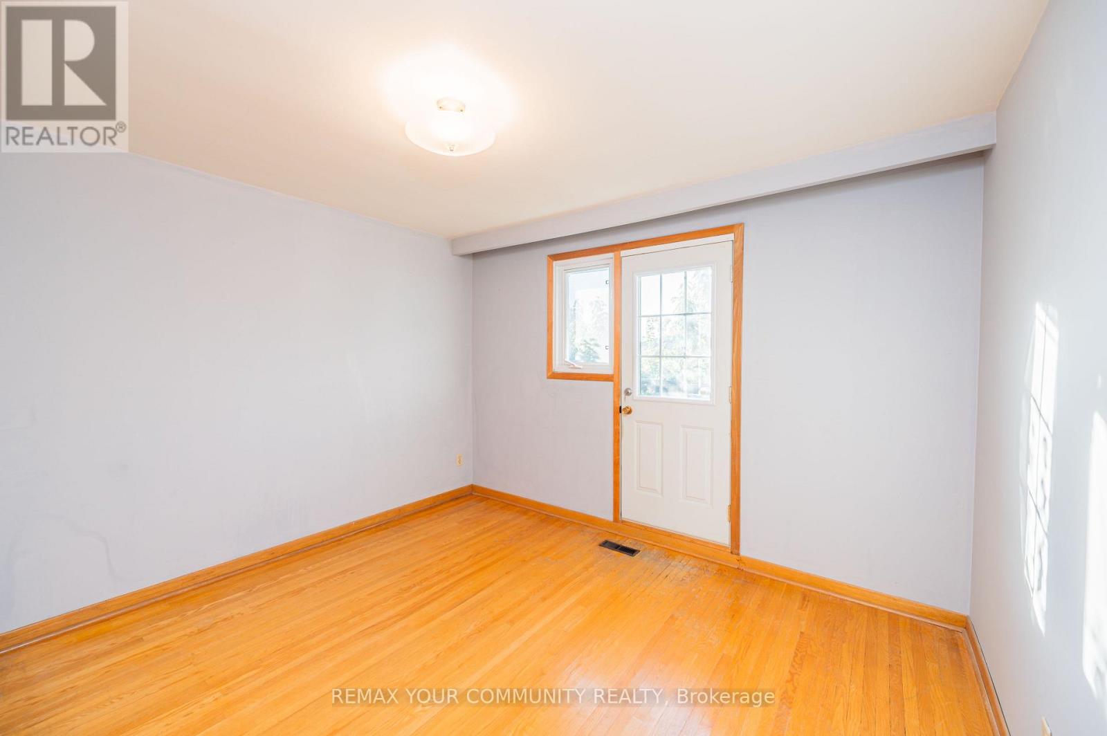 11 Anthia Drive, Toronto, Ontario  M9L 1K6 - Photo 18 - W14093032